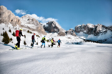 Fototapeta na wymiar Skitour in den Bergen der Dolomiten