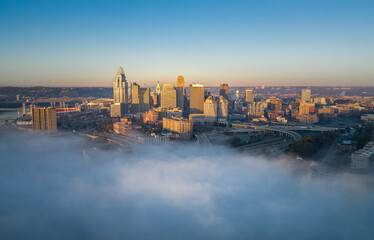 Foggy morning at Cincinnati, Ohio, USA skyline aerial view - 400442658