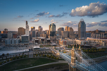 Obraz premium Cincinnati, Ohio, USA skyline aerial view
