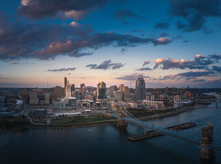 Cincinnati, Ohio, USA skyline at twilight