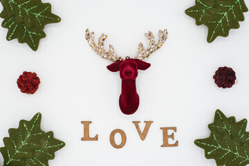 productos navide&ntilde;os con reno y hojas