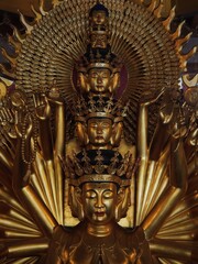 金ピカの仏像