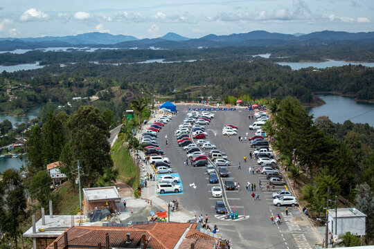 parqueadero en la naturaleza