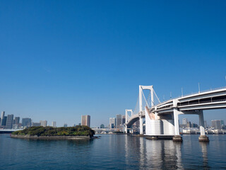Obraz premium 東京都 レインボーブリッジと東京港 