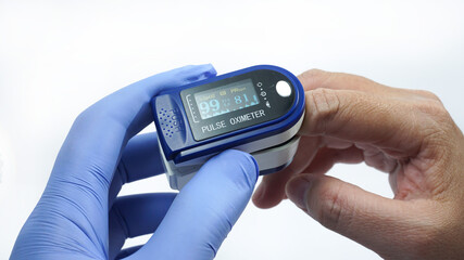 Pulse oximeter used to measure pulse rate and oxygen levels