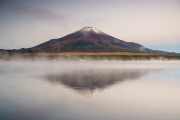 山中湖からFUJIを望む