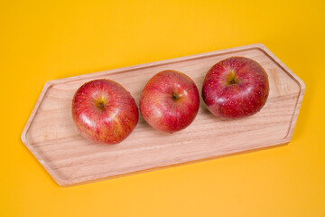 3 apples to eat anytime