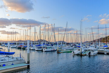 夕暮れ時のヨットハーバー　福岡県福岡市　
Yacht harbor in the evening...