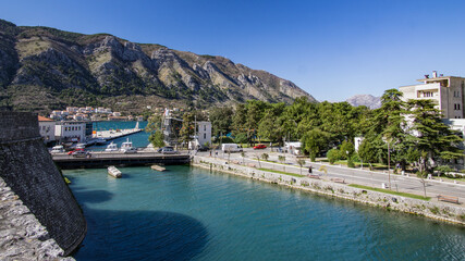 Fototapeta na wymiar Hafen von Kotor Montenegro