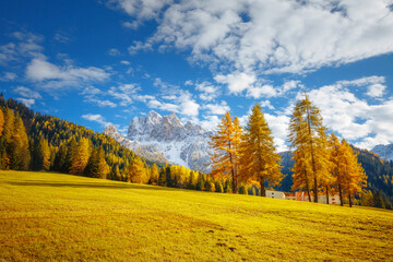 Spectacular alpine peak Durrenstein in sunny day. Location place Dolomiti alps, province of Bolzano - South Tyrol