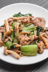 豚肉とチンゲン菜のオイスターソース炒め