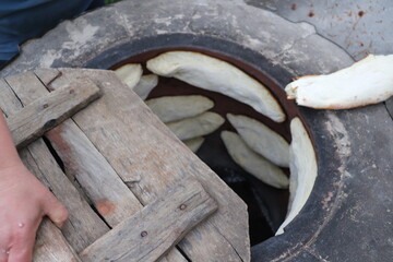 shoti, puri, Georgian food, Tone.