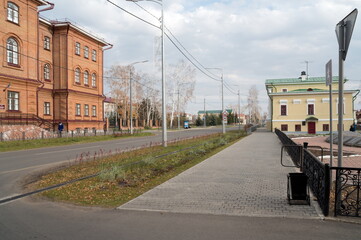 Fototapeta na wymiar The central Lenin street in the historic city center passes by the school. Yeniseysk. Krasnoyarsk Territory. Russia.