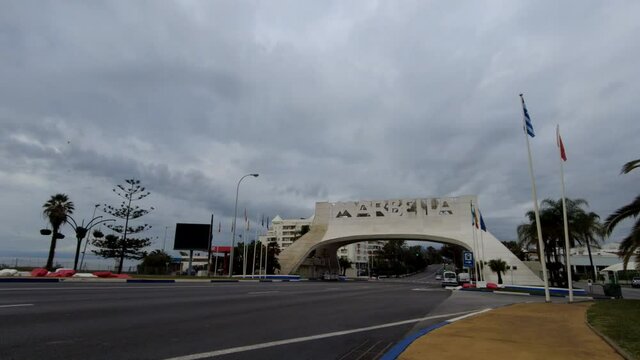 entrada a la ciudad de Marbella por su famoso arco