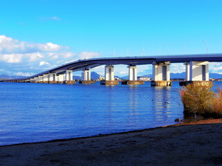 大津市より望む琵琶湖大橋