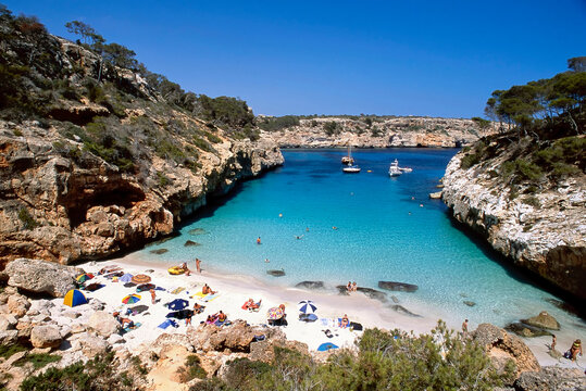 Paradise turquoise water beach in Cal&oacute; des Moro