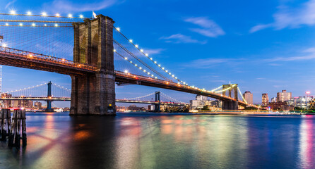 Fototapeta premium Brooklyn Bridge at sunset view. New York City, USA.