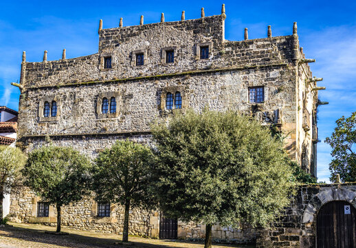 Santillana Bilder Durchsuchen 1,868 Archivfotos, und