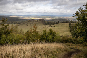 der Hohe Dörnberg und die Helfensteine in der Nähe von Kassel