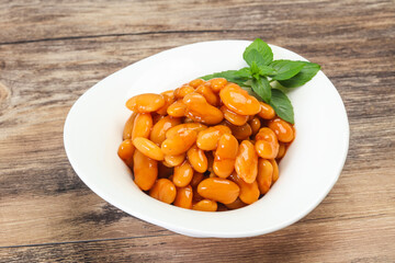 White beans with tomato sauce