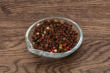 Peppercorn heap in the bowl