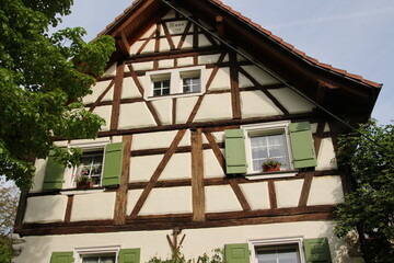 Historisches Gebäude an der Aachquelle in Baden-Württemberg