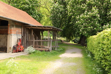 Historisches Gebäude an der Aachquelle in Baden-Württemberg