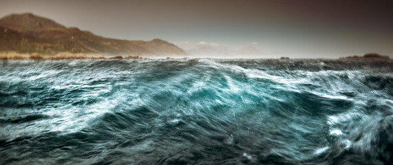 Crashing waves on sea
