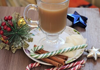 christmas mood coffee and candy and cinnamon