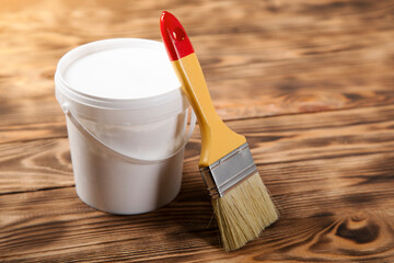 brush on the paint bowl