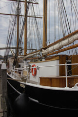 Obraz premium Segelschiff im Hafen