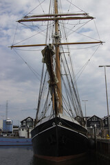 Segelschiff im Hafen