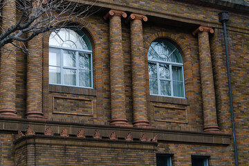 Fototapeta na wymiar windows of an old building in tokyo