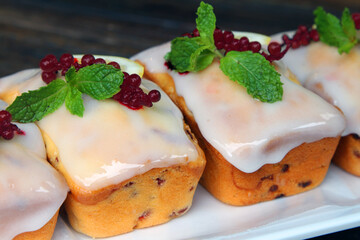 Lemon redcurrant pound cake