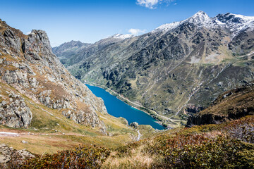 Vue sur le lac de Soulcem dans les Pyrénées - Ariège - Occitanie - France