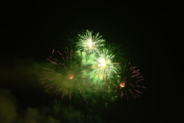 Obraz premium fireworks explosive on dark sky in night