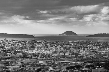 山頂から見た福岡県の市街地