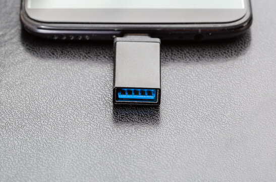 Smartphone with a USB OTG data attached