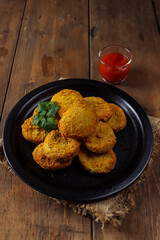 fried chicken nuggets with sauce