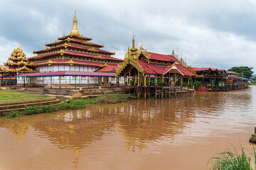 Fototapeta premium Phaung Daw Oo Pagoda on Inle like.