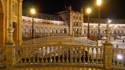 Fototapeta na wymiar Palast Alcazar in Sevilla bei Nacht
