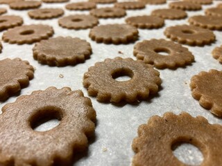 preparing the linzer sweets for christmas