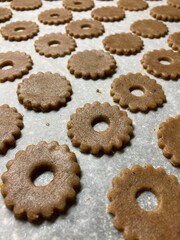 preparing the linzer sweets for christmas