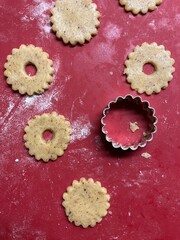 preparing the linzer sweets for baking