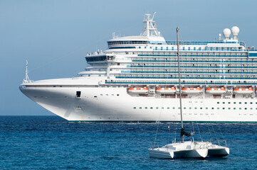 Fototapeta na wymiar The Cruise Ship Arriving to Cozumel Island