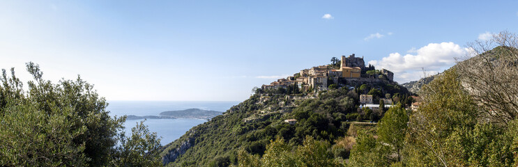 Fototapeta na wymiar coastal landscape between Nice and St. Tropez