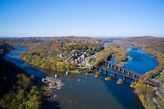 USA, West Virginia,&Ocirc;&oslash;&Omega;Harpers&Ocirc;&oslash;&Omega;Ferry, Aerial view of town at confluence of Potomac and Shenandoah rivers