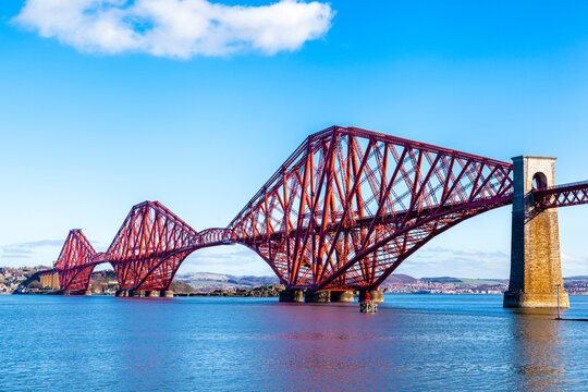 UK, Scotland, Queensferry, Forth Bridge crossing Firth of Forth estuary