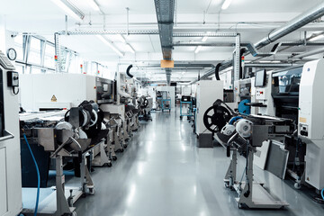 Machineries in illuminated manufacturing industry