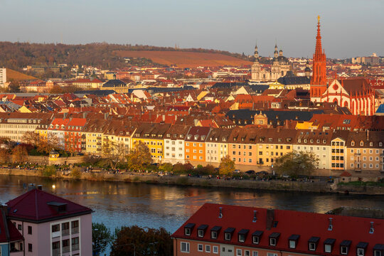 Germany, Franconia, Wurzburg, View of city with Haug Abbey and Main river
